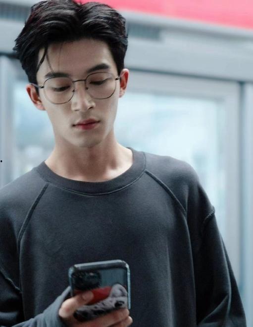 娱乐吃瓜君小鸡嘴明星