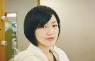 娱乐吃瓜酱妈妈女儿视频,视频记录家庭幸福时光